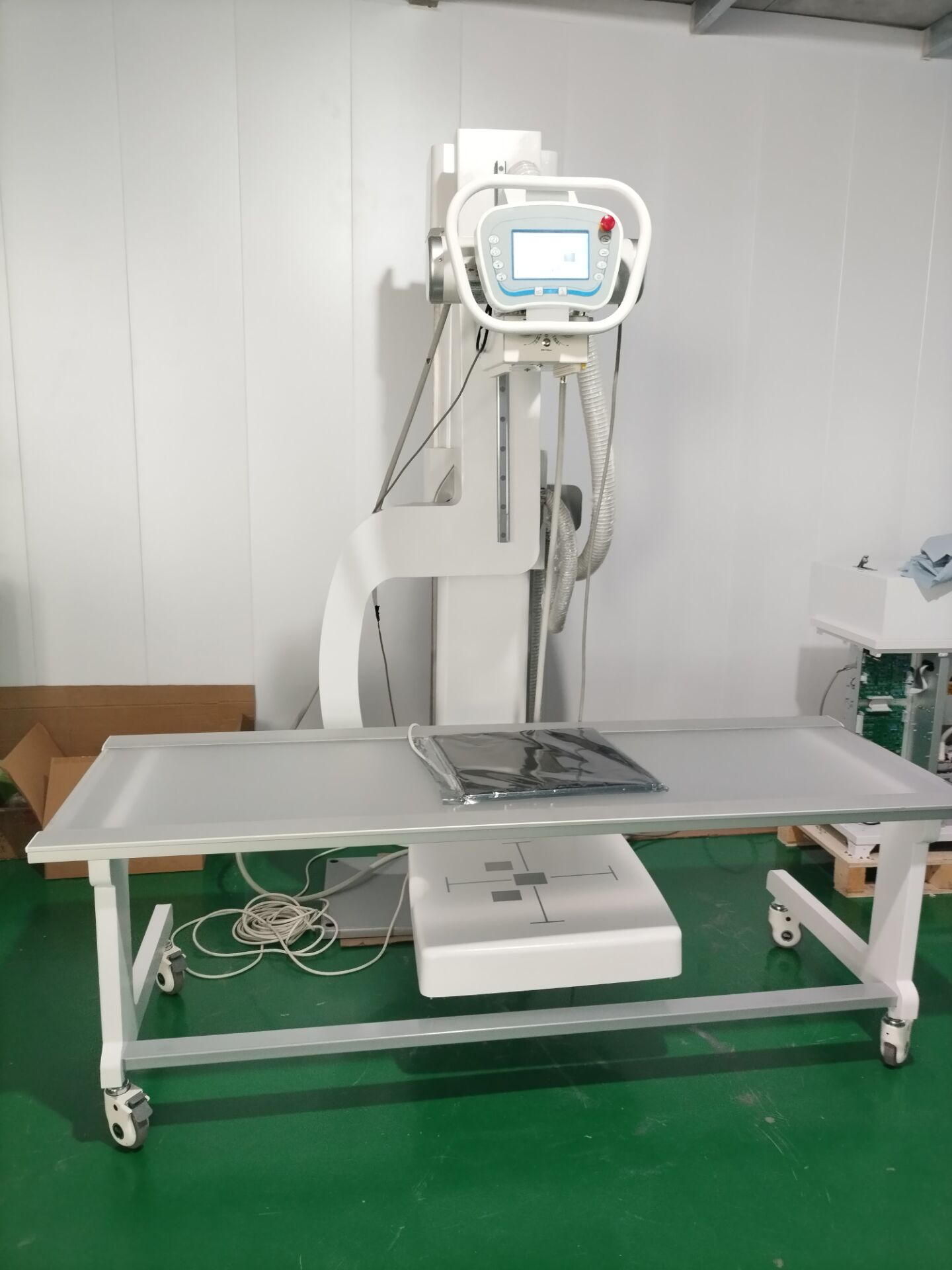 U-arm x-ray machine